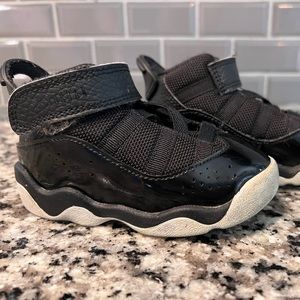 Nike air Jordan kids 6 rings sneakers size 6c toddler.